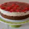 Домашний чизкейк с какао-печеньем и клубникой