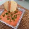 Чесночная закуска со сладким перцем и сливочным сыром