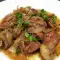 Пьяная куриная печень с грибами и пивом в духовке