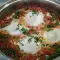 Пошированные яйца с помидорами и сладким перцем