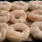 Сладкие бублики с кунжутом