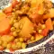 Постный гювеч с горошком и овощами в глиняном горшке