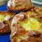 Грузинские хачапури с яйцом и брынзой