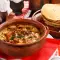 Болгарский гювеч - мясо с овощами в глиняном горшке