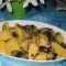 Картофельный салат с солеными огурцами и оливками