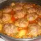 Тефтели с горошком и картошкой в духовке
