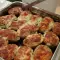 Картофельные лодочки с солеными огурцами, кукурузой и грибами