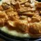 Курица с грибами, репчатым луком и сливками