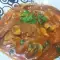 Курица по-охотничьи с солеными огурцами и грибным соусом
