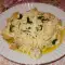 Быстрая курица со сливками и солеными огурцами