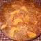 Сладкий фруктовый пирог с персиками