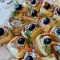 Праздничные слоеные корзиночки разной формы со вкусной начинкой