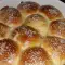 Пуховые булочки с брынзой и сыром