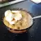 Каша из киноа с изюмом и бананами