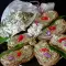 Аппетитная закуска с яйцами, черемшой и авокадо