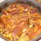 Запеченные ребра с луком-пореем и грибами