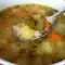 Русский суп с кислыми огурчиками