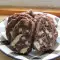 Сладкая колбаска из шоколада и печенья