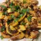 Куриные сердечки с грибами и луком в сливочном масле.