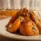 Креветки в сливочном масле, с укропом и чесноком на сковороде