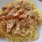 Спагетти с белым соусом и курицей