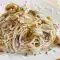 Спагетти с курицей в сливочном соусе