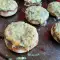 Фаршированные грибы со сливочным сыром и шпинатом