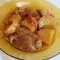 Свиная рулька с овощами в глиняном горшке