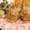 Свиные стейки с белым вином, тимьяном и карри