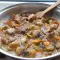 Свинина с грибами и репчатым луком на сковороде