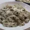Тальятелле с куриным филе, луком черемшой и белым соусом
