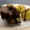 Телячьи ребрышки с пюре из пастернака и соусом