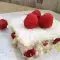 Торт из печенья на кокосовом молоке с малиной