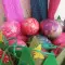 Раскрашенные пасхальные яйца с помощью гофрированной бумаги
