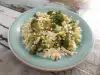 Тушеная брокколи с маслом и сыром