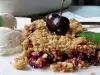 Крамбл с черешней и овсяными хлопьями