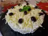 Праздничный салат с картофелем и колбасой