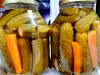 Стерилизованные соленые корнишоны в больших банках