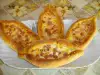 Турецкие пиде с сыром и брынзой