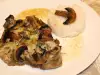 Стейки из свинины с грибами и голубым сыром