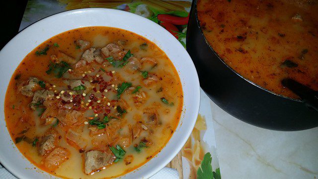 Куркудена чорба - болгарский суп из мяса и квашеной капусты