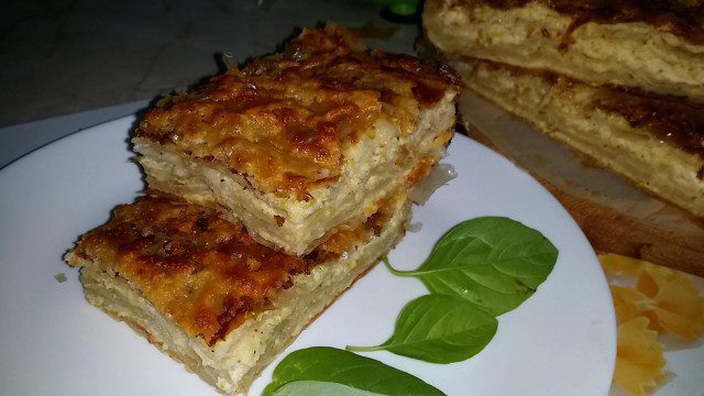 Ароматная баница с кабачками