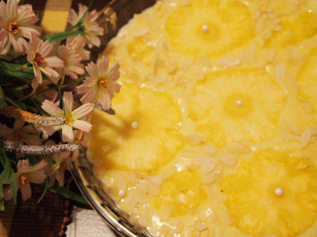 Простой десерт с ананасом