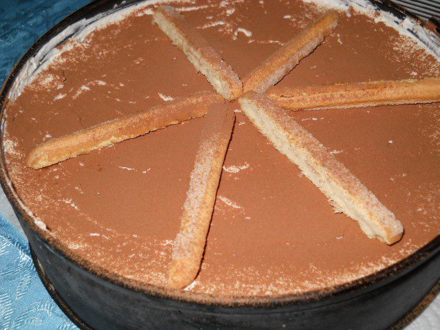 Торт из печенья Дамские пальчики с какао-порошком и сыром Маскарпоне