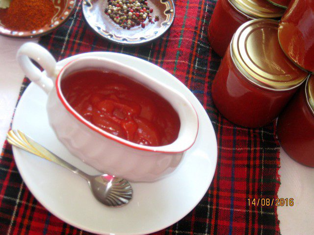 Домашний кетчуп из свежих помидоров