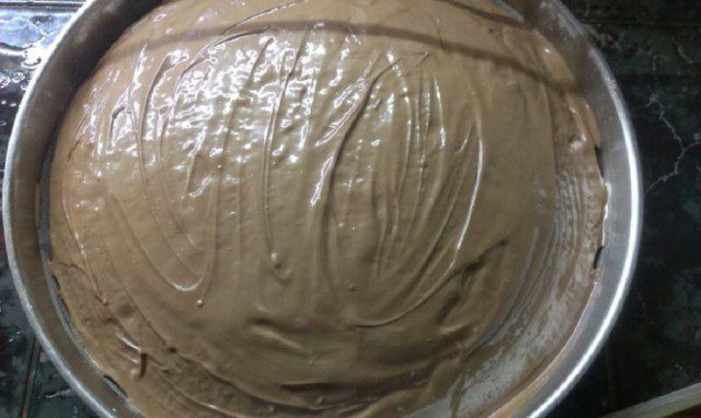 Негритенок с шоколадом и грецкими орехами
