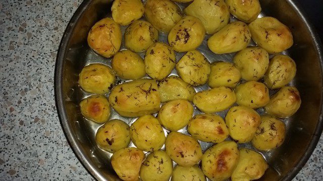Ароматная картошка в духовке