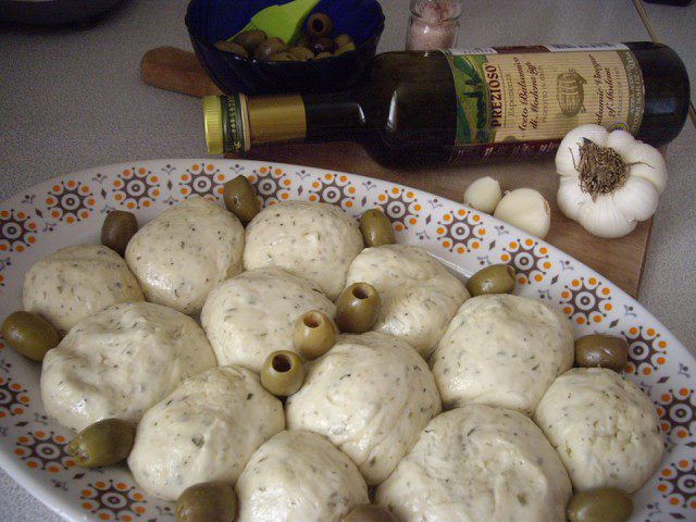 Цельнозерновые чесночные пырленки