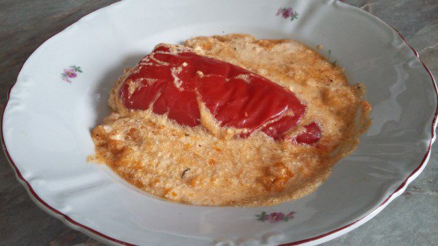 Перец с начинкой из мяса и риса