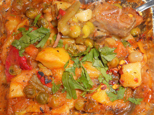 Телятина с картофелем и овощами